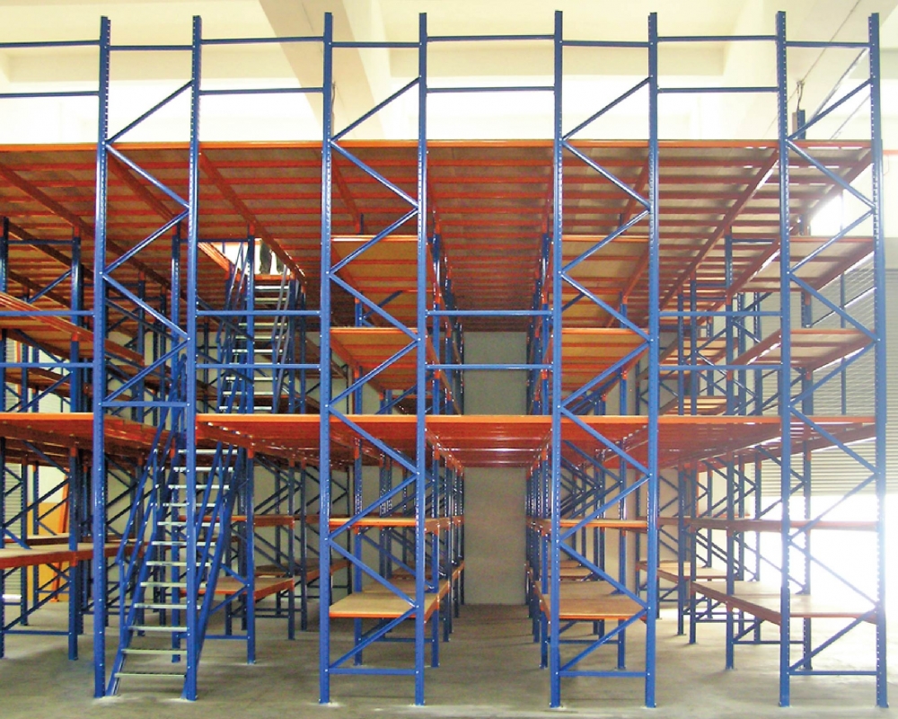 •Heavy Duty Shelving C/W Mezzanine Floor•